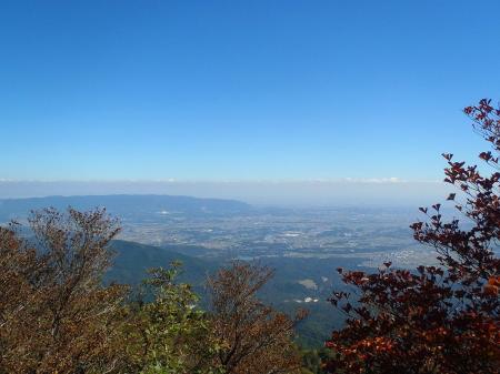 釈迦ヶ岳は全体的に展望ポイントは少ないけど唯一北東方面が見える場所があった