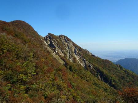 やはり素晴らしい山肌。鈴鹿の山って結構岩がむき出しになってるの多いのね