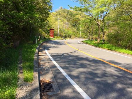 道路を歩いてる間に財布を車に忘れたことに気付いた。自動販売機でジュースも買えないし、有馬温泉にも入れない＞＜