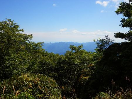玉置山の山頂からのちょっとした展望があるけどほとんど見えない
