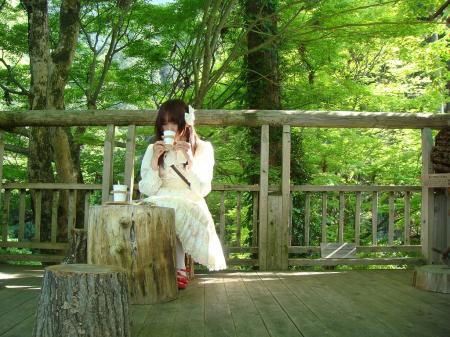 四季彩館で森のカフェがやっていたのでオシャレするS嬢