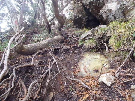 ここにきて鎖登場