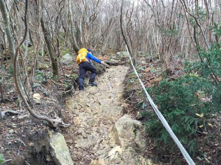 白髪岳への登りは岩場がメイン