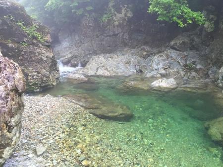 やっと沢に出た