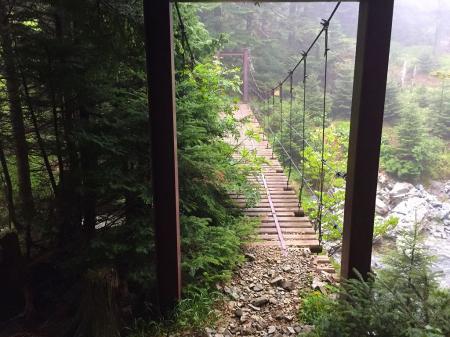 やっと狼平の橋に到着
