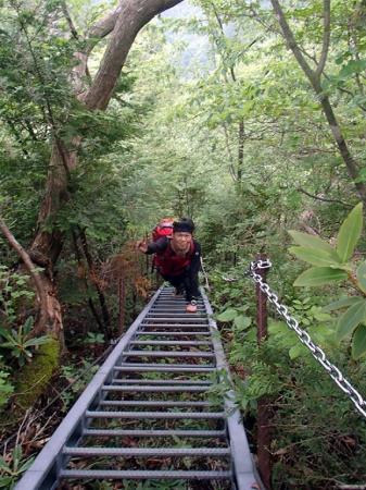 下りのハシゴでいぇ～いって言ってる場合じゃなくて慎重に！