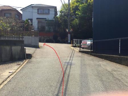 このＴ字路を左へ