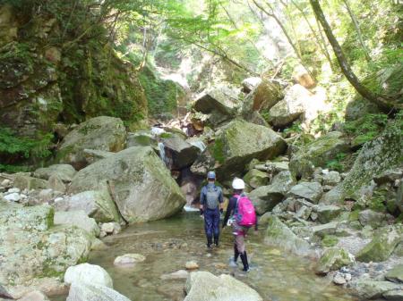 岩というか石登りみたいになっていた