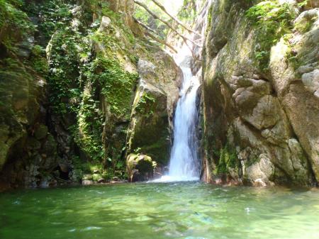 屏風ヶ淵だが、屏風になってるのはこの手前のジャンプ台になっているところ！？