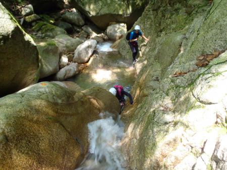貴船の淵のトップで休憩後、七編返し淵を目指す