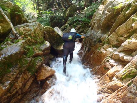 正面突破する田村君