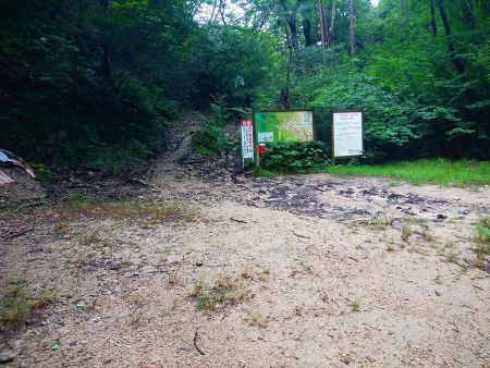 ここが登山道入口