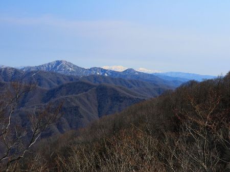 途中でさっきぼやけていた白山らしき山がくっきり見えたのでズーム撮影。本当に白山なのかな！？でも方角的には合ってると思うんだけど、山の形がなんか違う感じがする