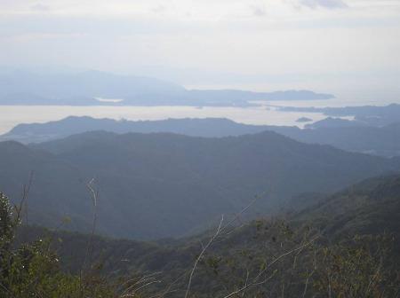 少し遠いけど鳴門大橋もちゃんと見える