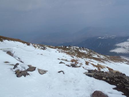 景色は霞んではいるものの高さは十分感じられる