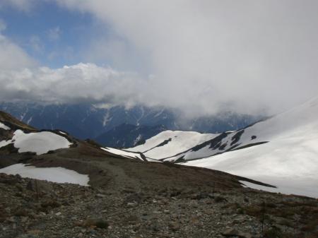 立山連峰は見えるが頭だけ雲の中だった