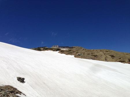 すっかり快晴になった。山頂アタックを目指し白馬山荘を目指す