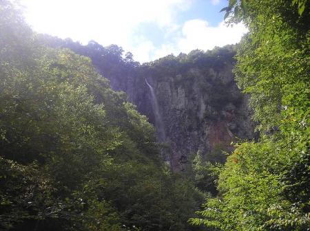 これは不動滝かな。近くまでいけるらしい