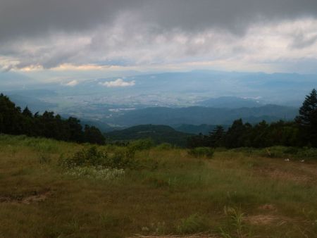 ここまで下ってくると展望があった。まあこの展望が見れただけでも良しとしよう