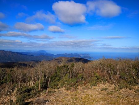 北西部の日本海側を撮影。海岸と山々が美しい感じがした。こういう景色は好きなんよね