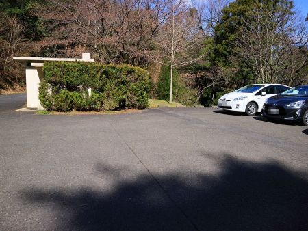 駐車場まで戻ってきた。平日だけど車が多く駐車されていた。本日もお疲れ様でした