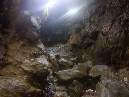 一応、ダウンジャケットを着て入ったけど、洞窟内は意外と暖かかった