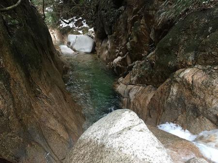 W梯子を下ったところのゴルジュがいい感じだった