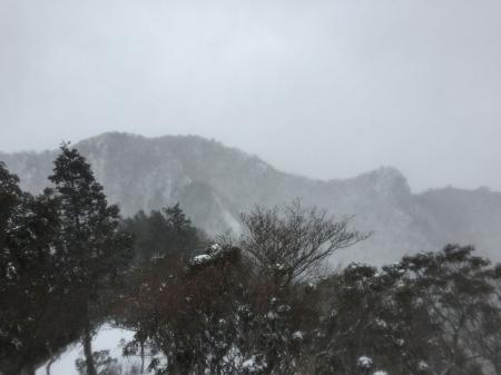 これから歩く尾根