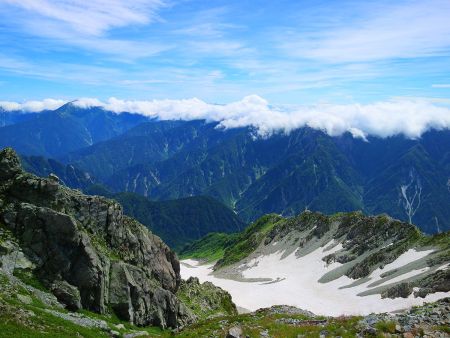 こっち側はもう雲がかかって展望だめだね
