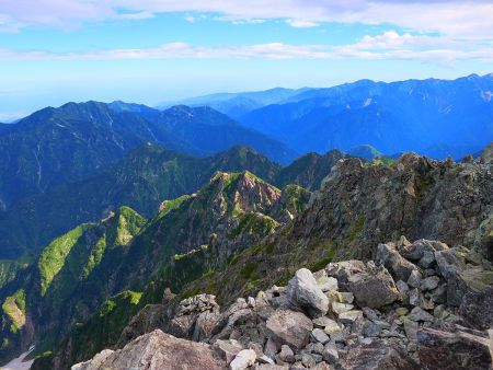 南側は雲がかかってないんだけど南東と南西側がすごかったな