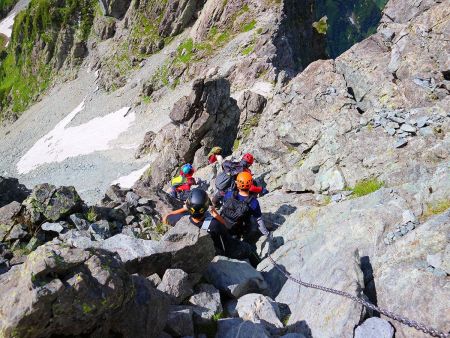 下山ルートのカニのよこばい。結構渋滞してた。下でカーブしてるところがあってそこがちょっと足場がわからなくて難関ポイントだったかな