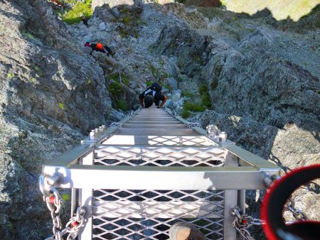 このハシゴも高度感があって結構長いけど、意外と平気に下りることができた