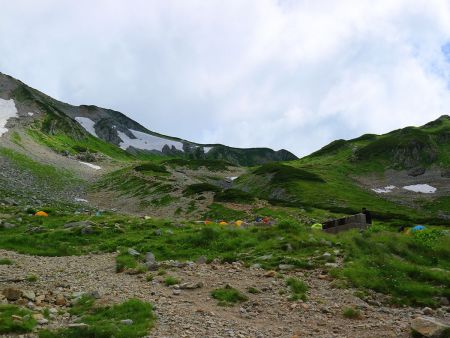 剱沢キャンプ場に戻って昼食。次の日はすぐ室堂に戻りたかったし、時間もあったので雷鳥沢まで行くことにした