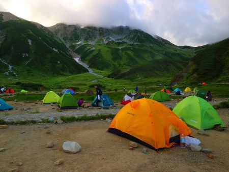 最終日、雷鳥沢キャンプ場から立山を見るとガスっていた。晴れた二日間で本当に良かった