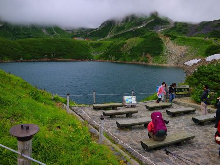ミクリガ池まで戻ってきた。室堂まであと少し