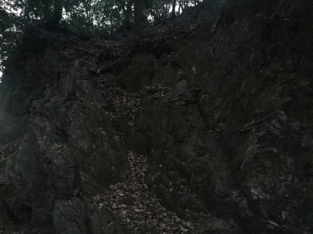 ここもあおい一人が登っているときのシーンであった岩場