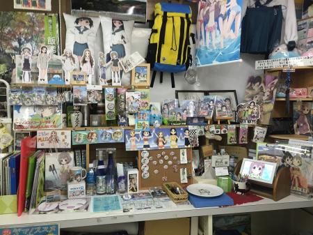 コンビニ内はヤマノススメグッズだらけ。思わず買いそうになった