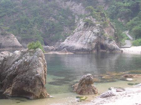 山陰海岸自然歩道が続くので歩き続ける