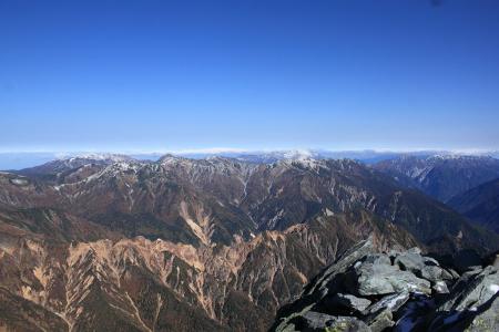 立山、剱岳などの立山連峰と白馬岳などの後立山連峰