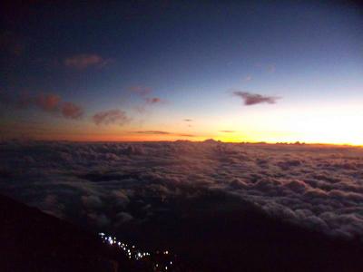 なかなかいい光景だけど、剣ヶ峰へ足を運ぶ