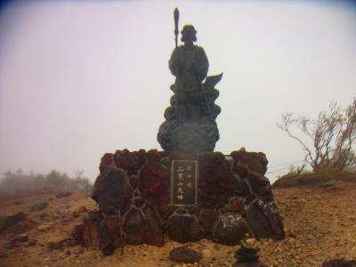 御神像まであったけど、誰がここまで運んだんだろうと思っていた