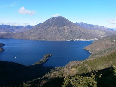 最後はオマケで向かい側の半月山から見た男体山を撮影したもの。男体山も晴れていれば、最高の景色が見れたんだろうねえ