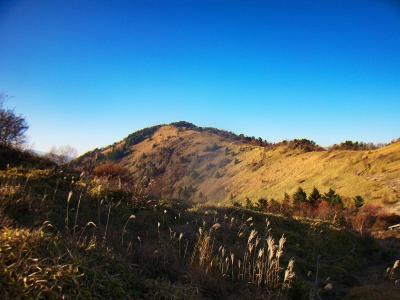 この天気であの稜線を歩いてみたいと思うけど、今日は疲れているしこれ以上は登らない