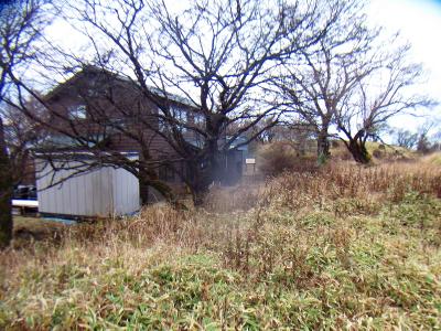 みやま山荘かな。小屋に着いた。林道も兼ねてここまで長かった