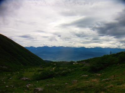 下界をみるが、ここからだとちょっと市街地が見えにくい