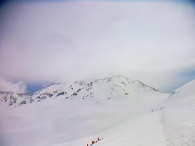一の越山荘まではそこまで急登とかないけど、雪の量が多くてワクワクしながら歩く