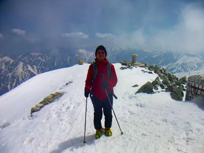 １パーティーが登っていたので雄山の三角点で記念撮影をとってもらった