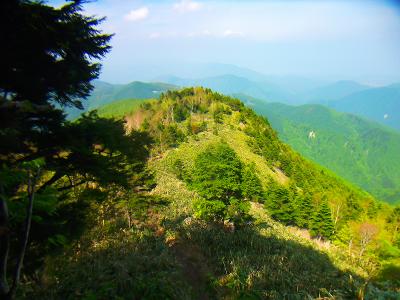 さて、母親も待っていることだしさっさと下山する