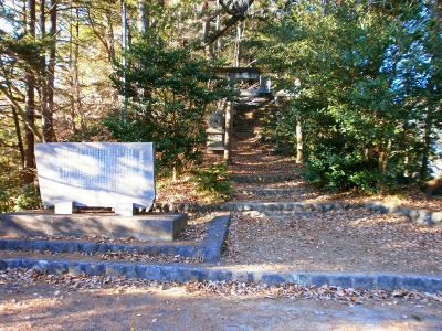 愛宕神社のところまで下ってきた。あとはもう少し下ってJR奥多摩駅まで道路歩きとなる。写真はここで終わりとなる。御前山お疲れ様でした