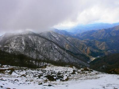 あれだけ晴天だったのにいきなりガスってきた。というより雲が近い